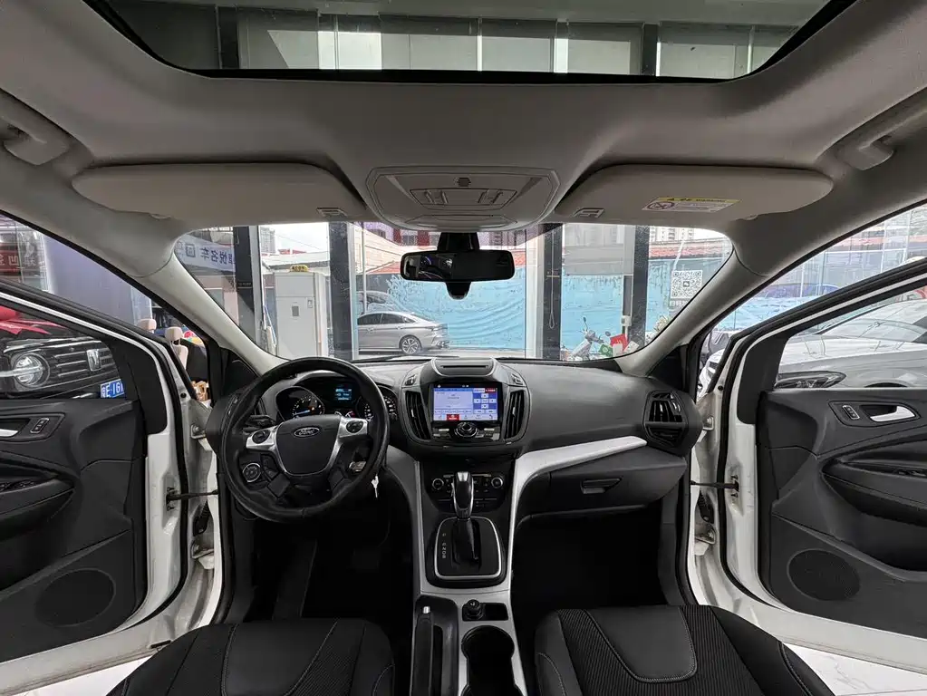 Ford Kuga 2016 — фото 9