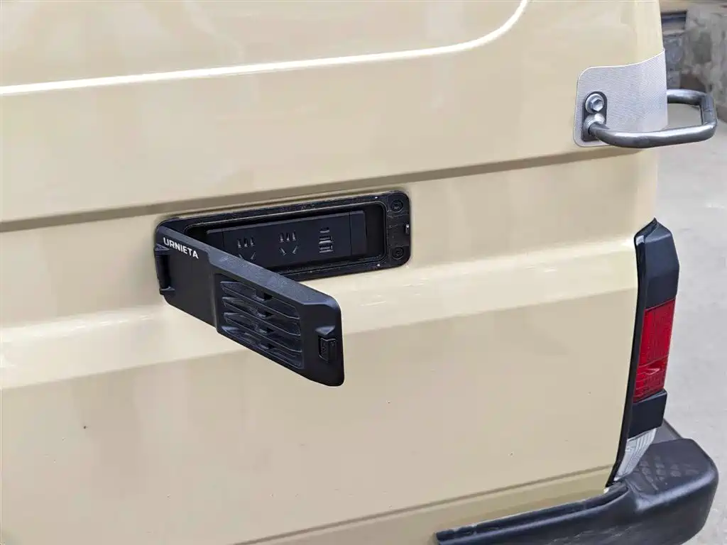 Toyota FJ Cruiser 2025 — фото 26