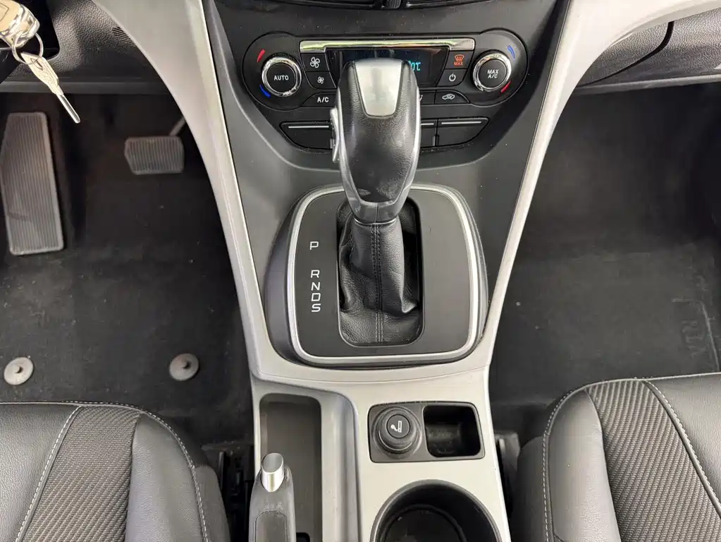 Ford Kuga 2016 — фото 13