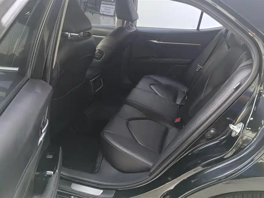 Toyota Camry 2022 — фото 11