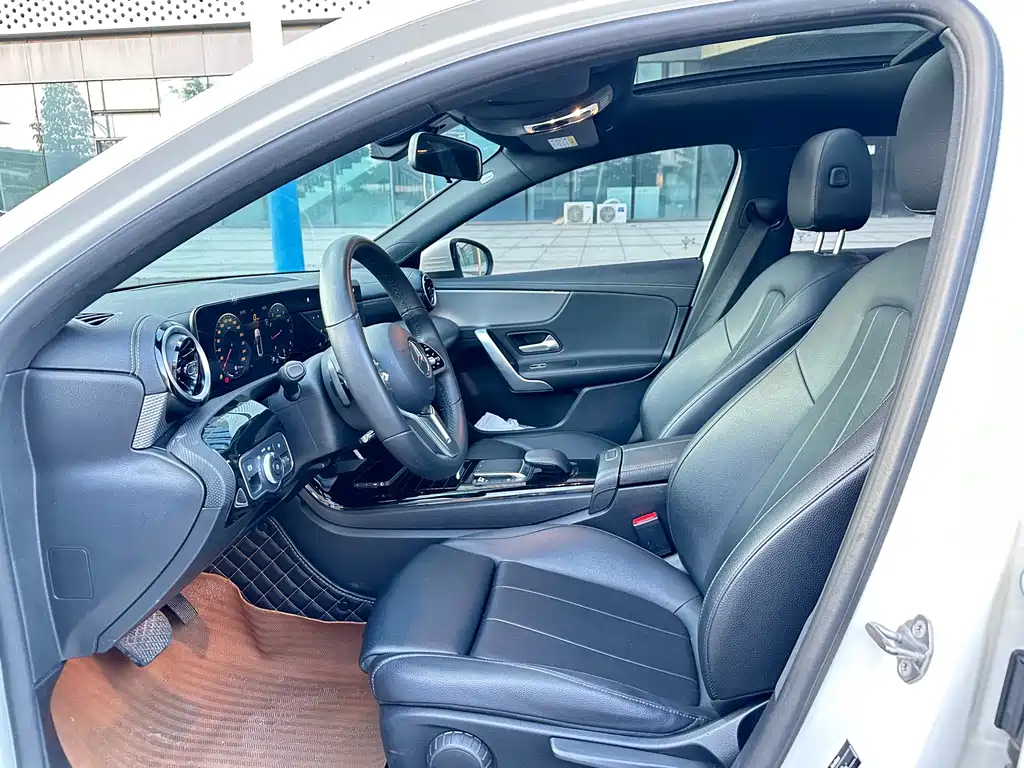 Mercedes-Benz A-Class 2022 — фото 4