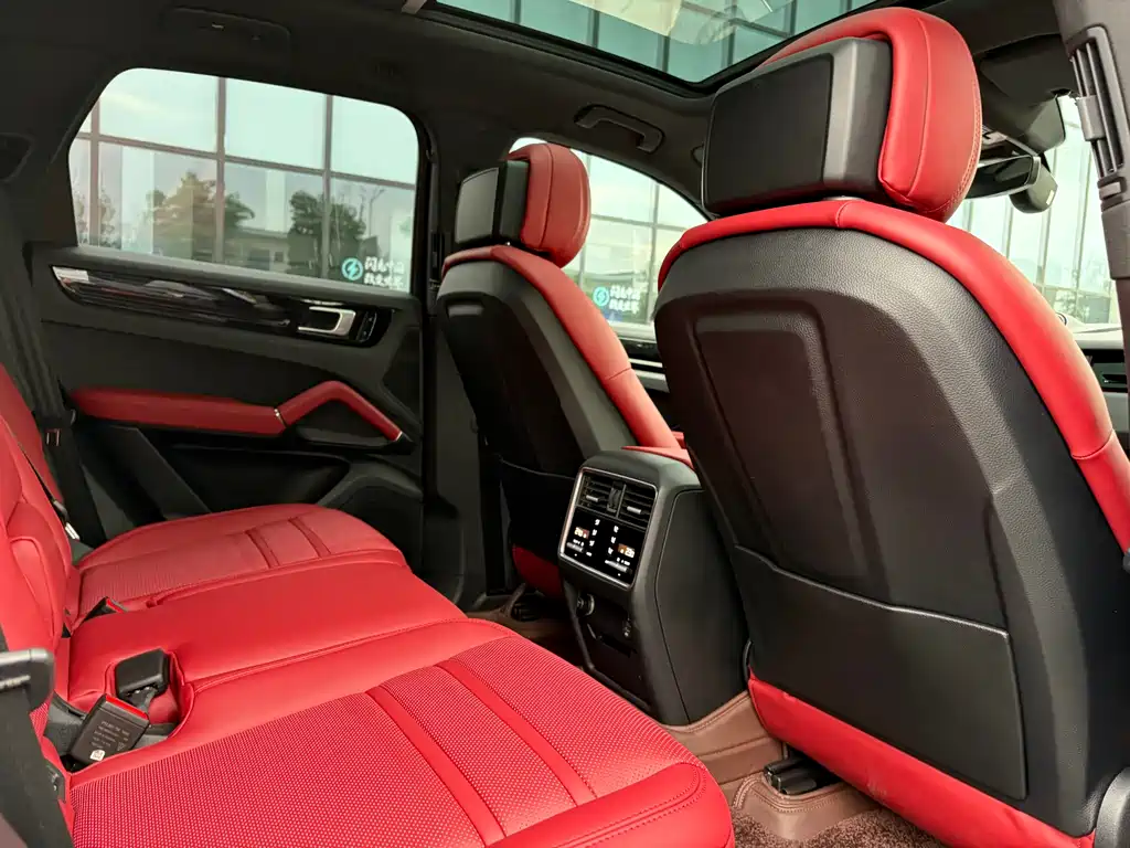 Porsche Cayenne 2019 — фото 13