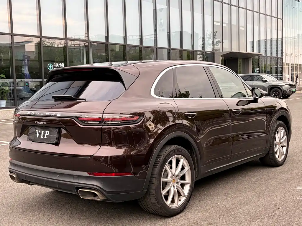 Porsche Cayenne 2019 — фото 20
