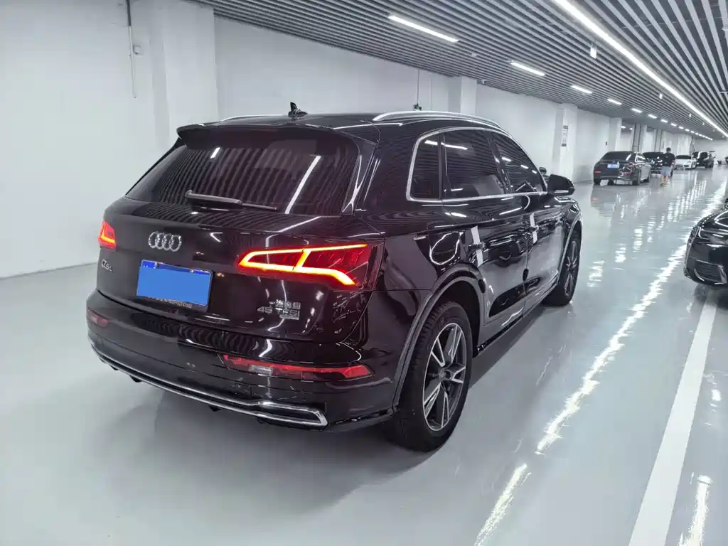 Audi Q5L 2019 — фото 16