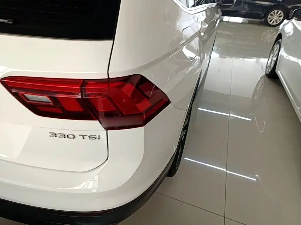 Volkswagen Tiguan L 2020 — фото 8