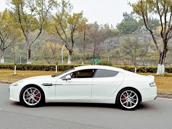 Aston Martin Rapide 2017