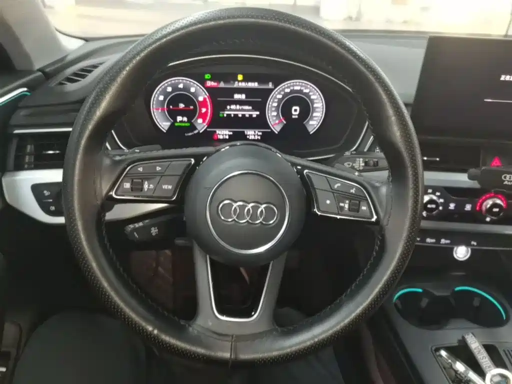 Audi A4L 2021 — фото 11