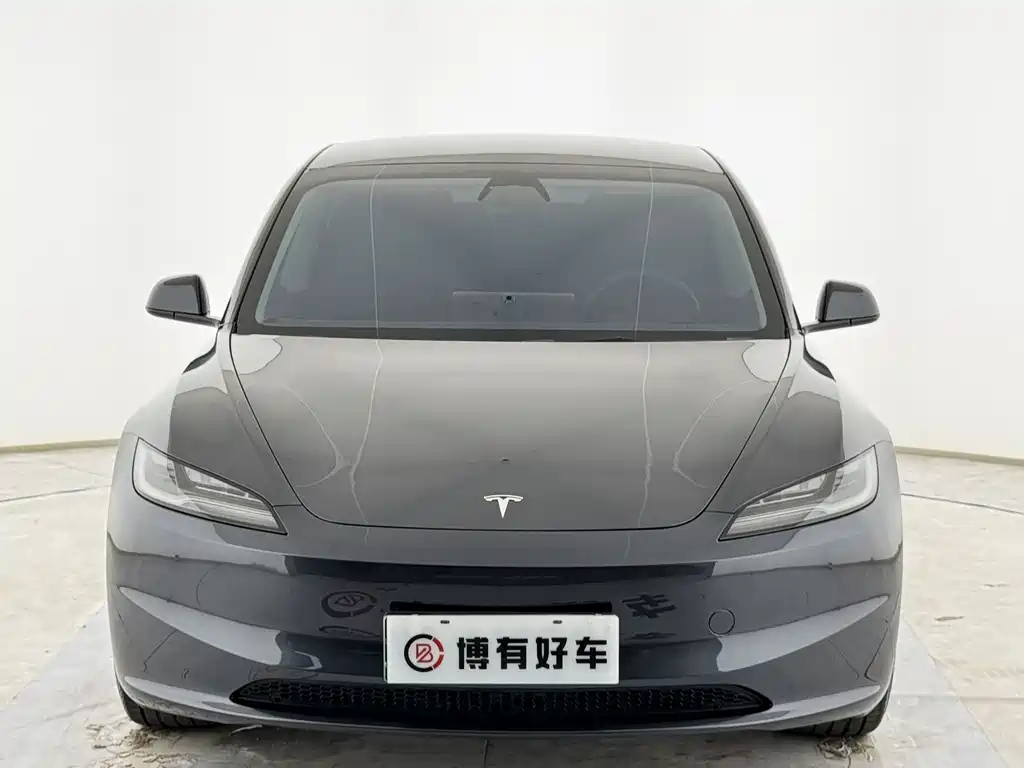 Tesla Model 3 2024