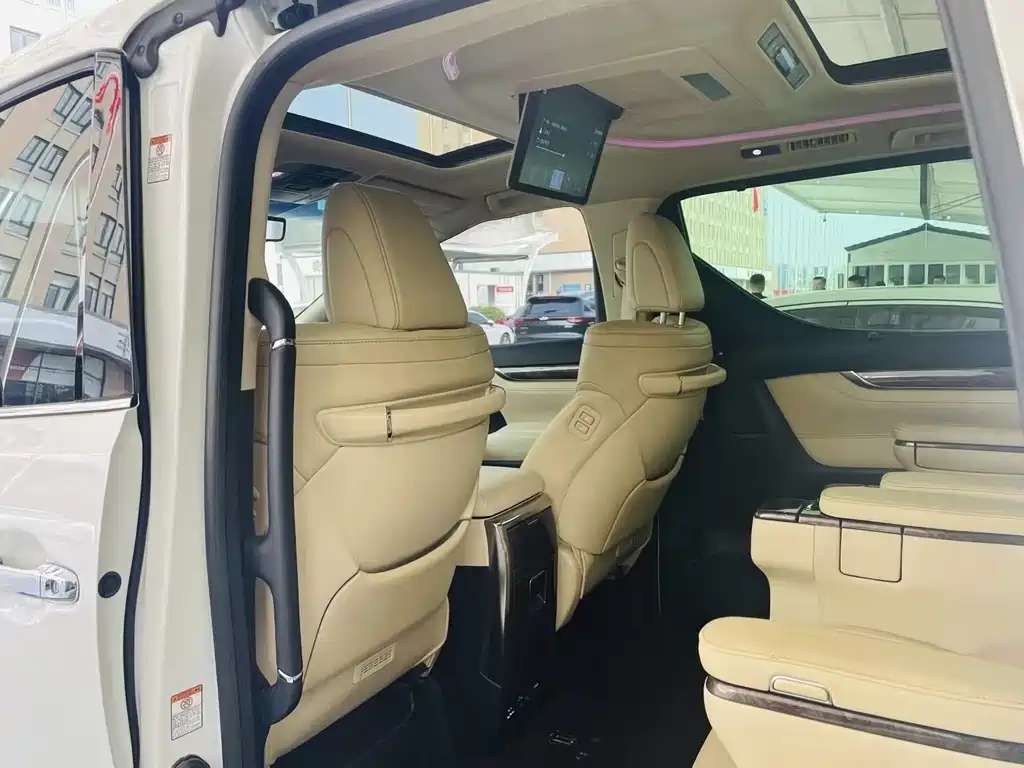 Toyota Vellfire 2022