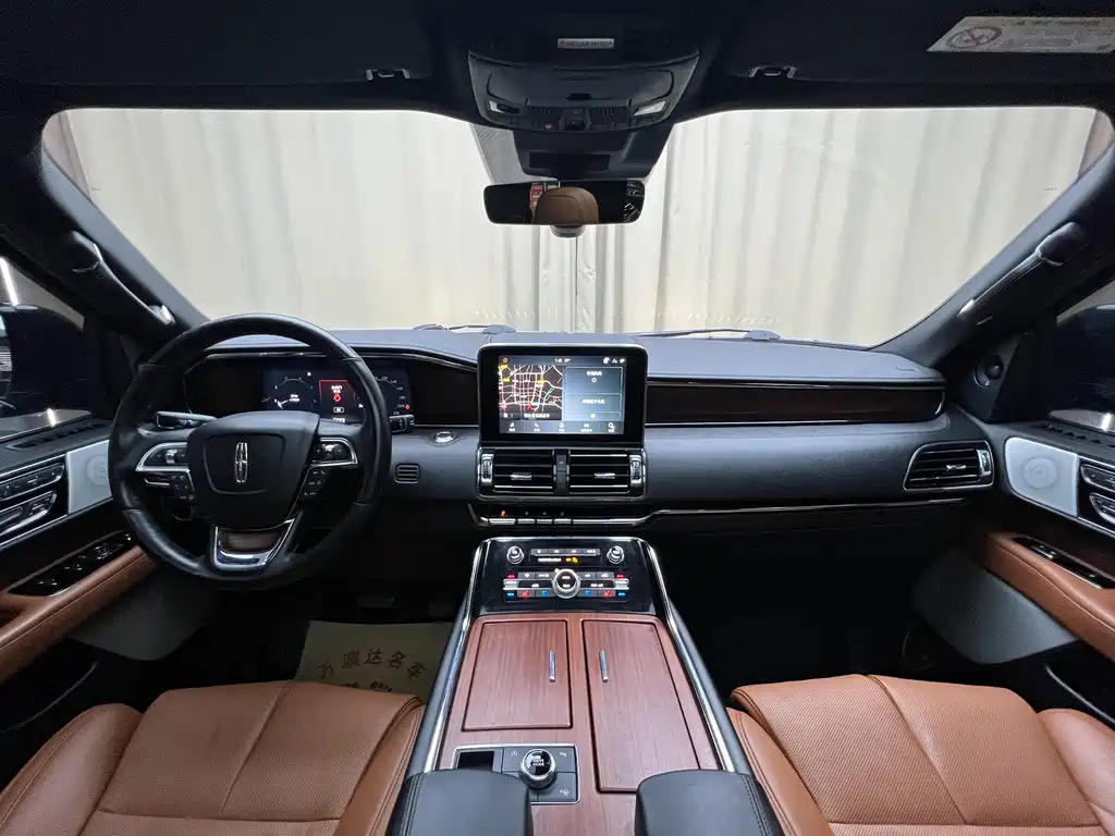 Lincoln Navigator 2018 — фото 15