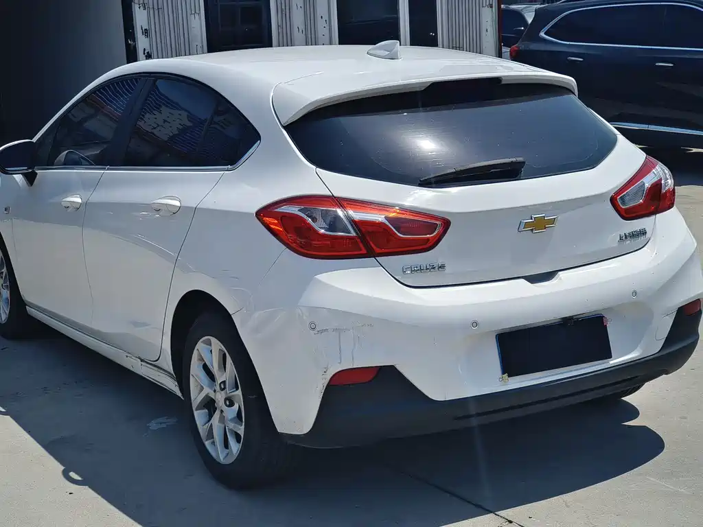 Chevrolet Cruze 2018 — фото 12