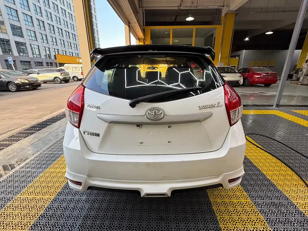 Toyota Yaris L 2016 — фото 5