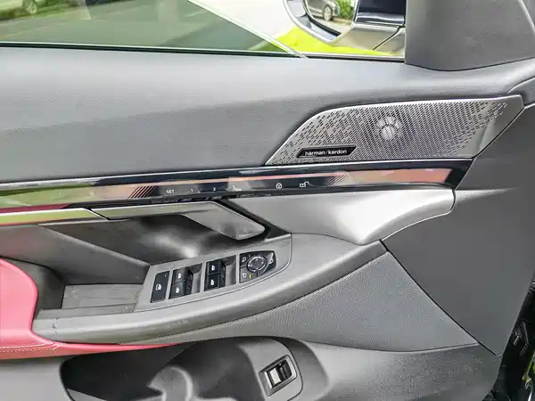 BMW 5 Series 2025