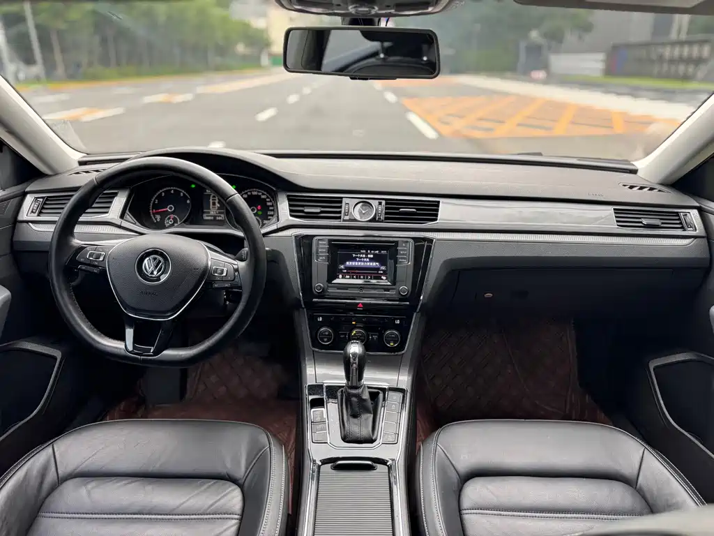 Volkswagen Passat 2016 — фото 10