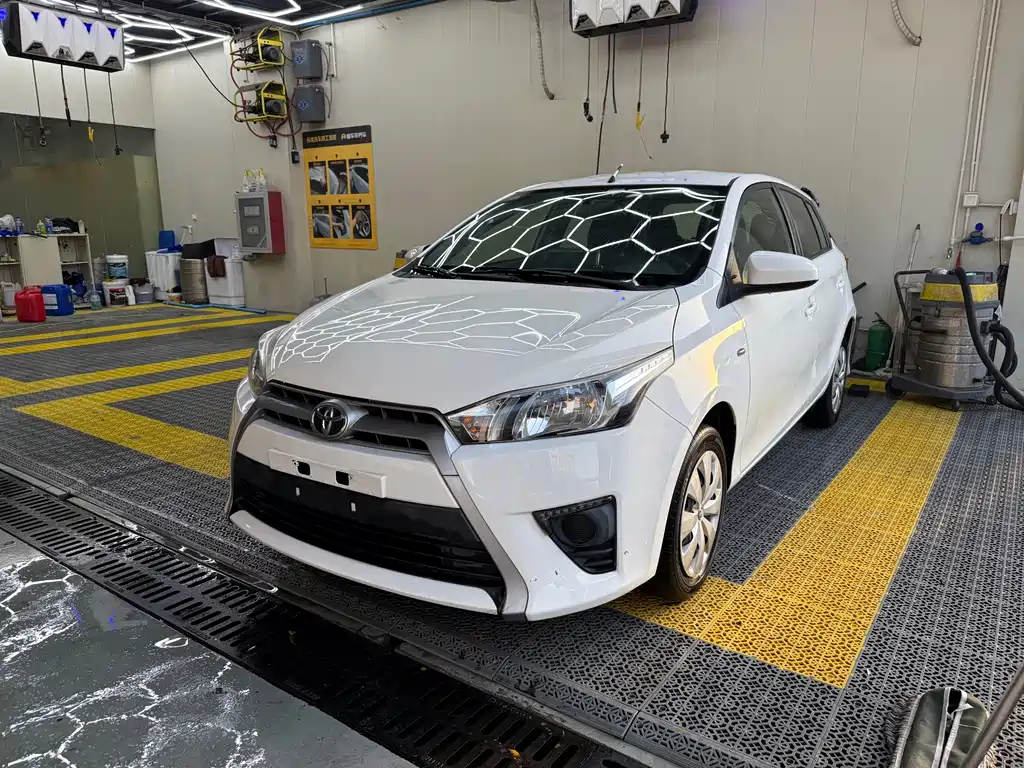 Toyota Yaris L 2016 — фото 1