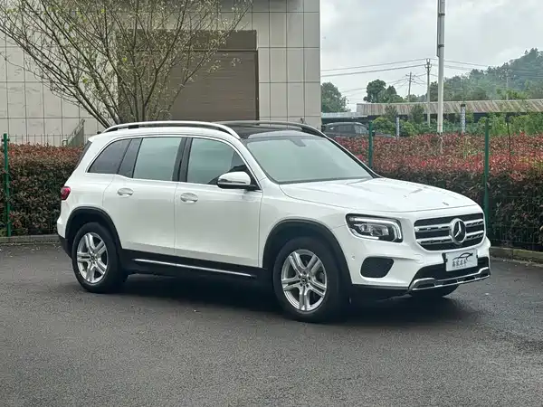 Mercedes-Benz GLB 2021