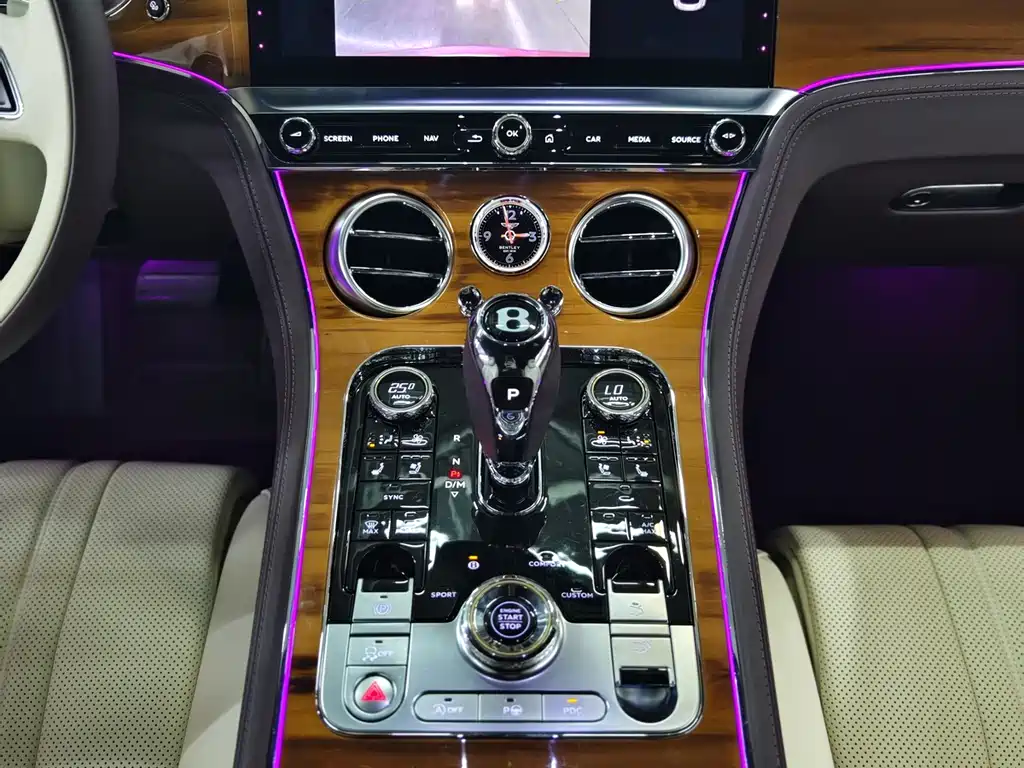 Bentley Continental 2022 — фото 16
