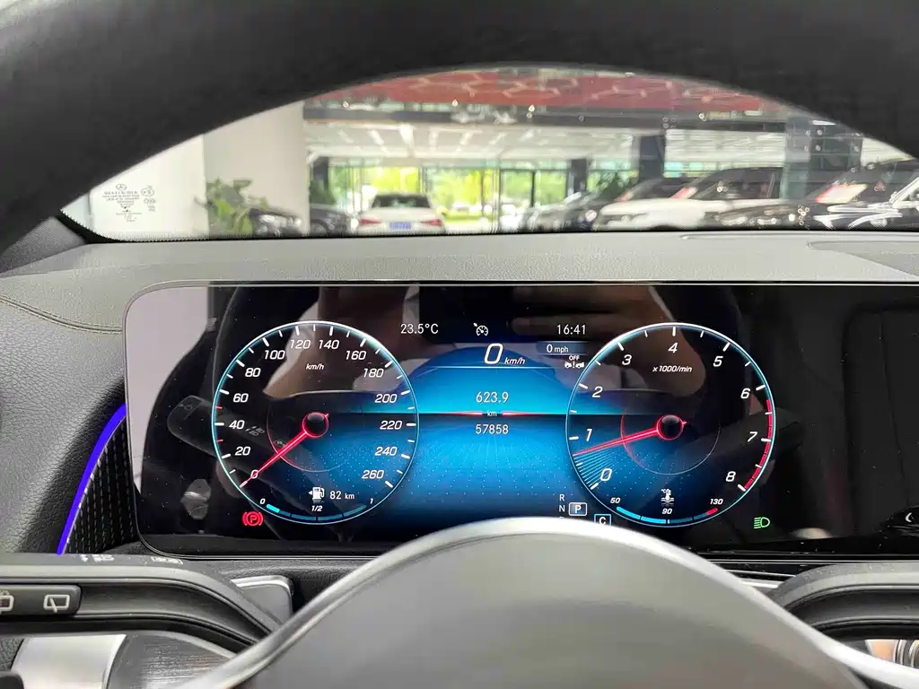 Mercedes-Benz GLB 2023 — фото 14