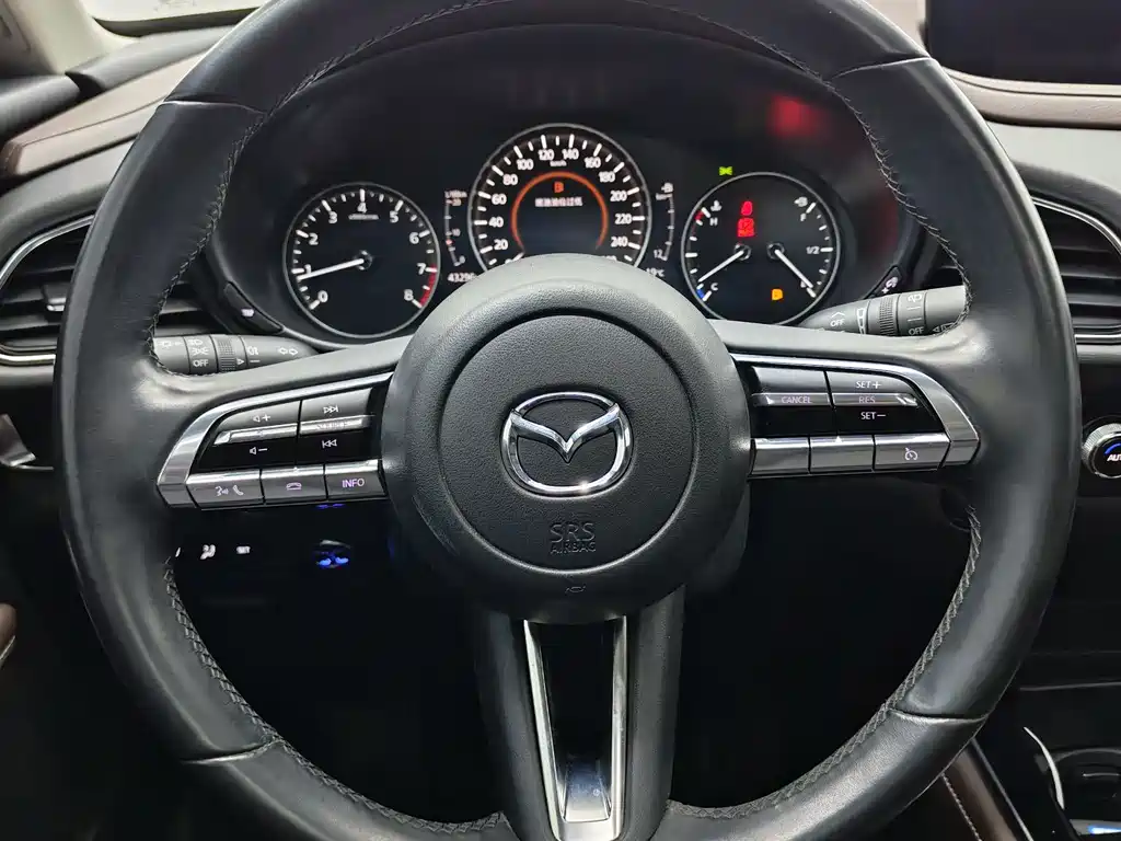 Mazda CX-30 2022 — фото 12