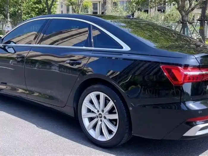 Audi A6L 2023 — фото 4