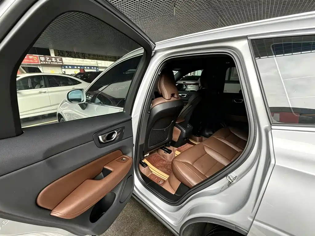 Volvo XC60 2024