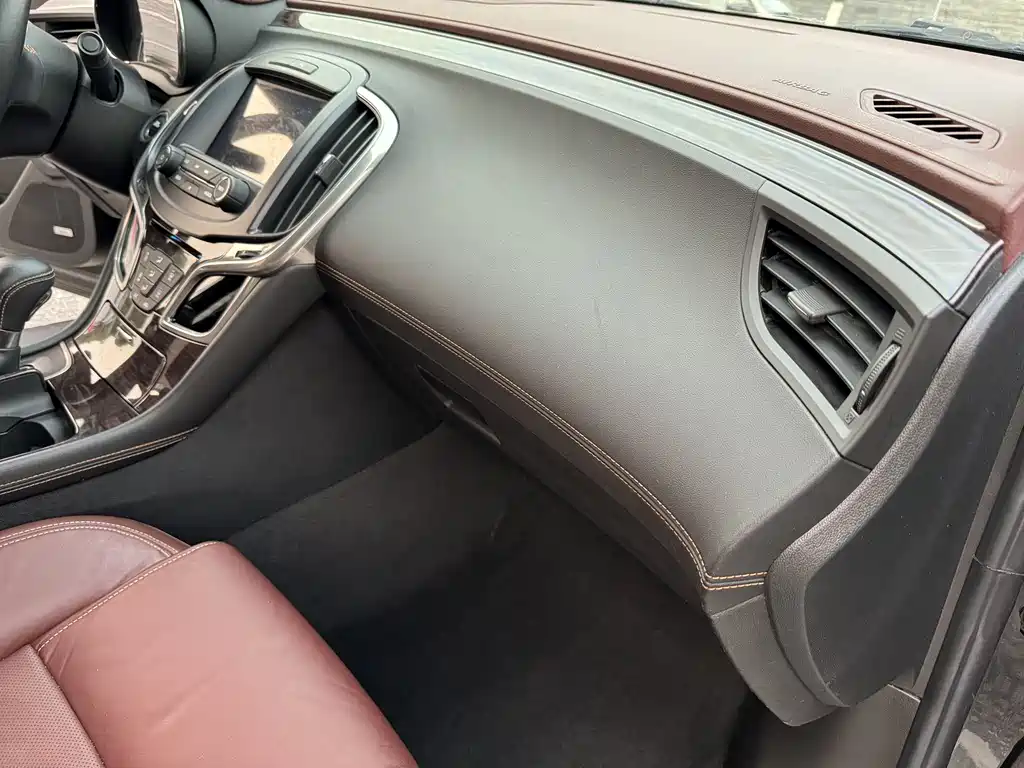 Buick LaCrosse 2015 — фото 13