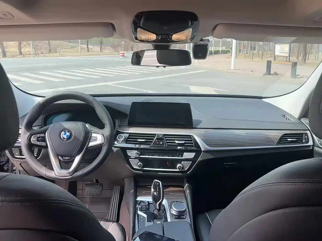 BMW 6 Series GT 2019 — фото 13