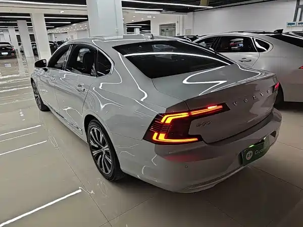 Volvo S90 2021
