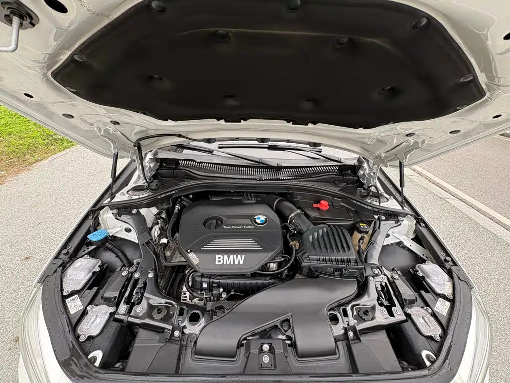 BMW 1 Series 2019 — фото 19