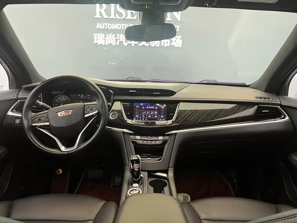 Cadillac XT6 2021 — фото 30