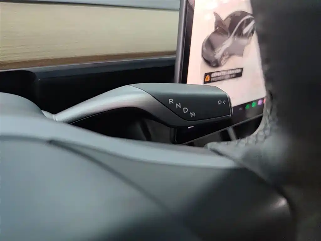 Tesla Model Y 2022 — фото 14