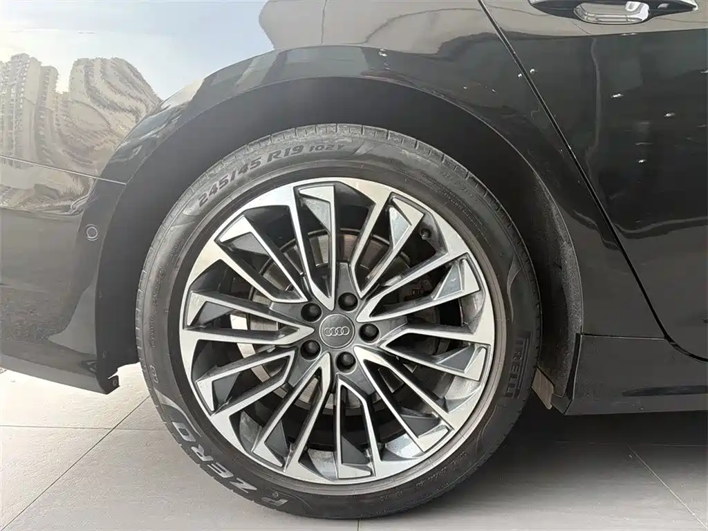 Audi A6L New Energy 2020 — фото 14