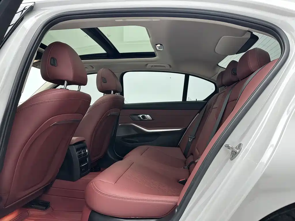 BMW 3 Series 2023