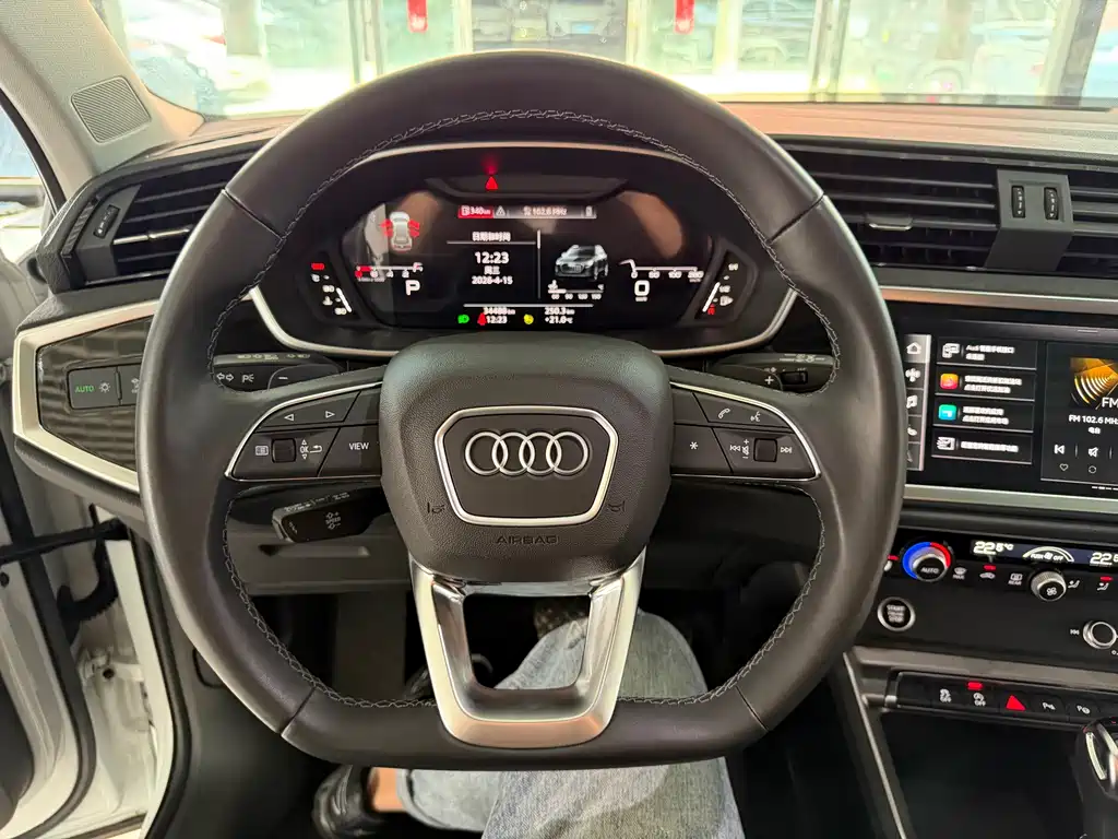 Audi Q3 2022 — фото 12