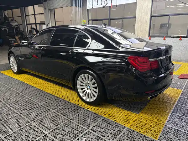 BMW 7 Series 2010
