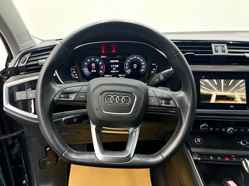 Audi Q3 2021 — фото 10