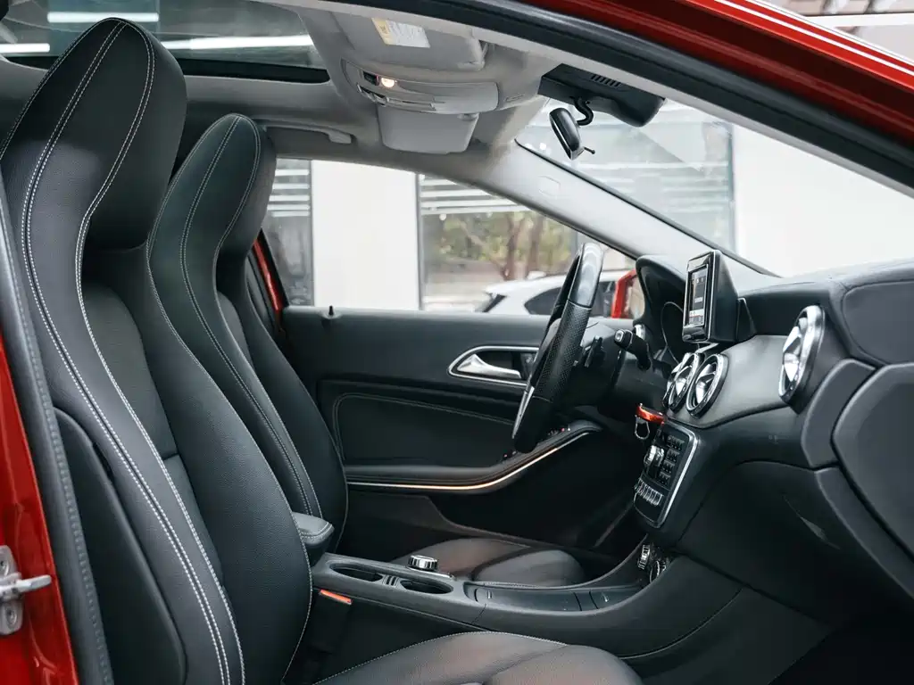Mercedes-Benz GLA 2015 — фото 11