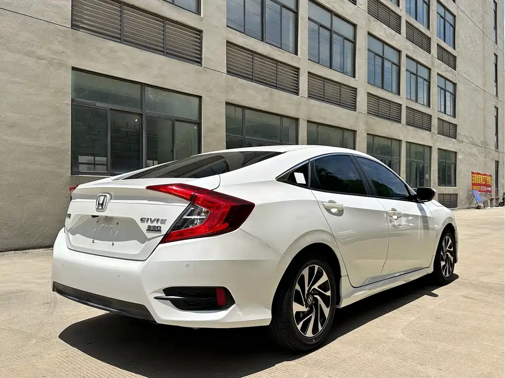 Honda Civic 2019 — фото 15