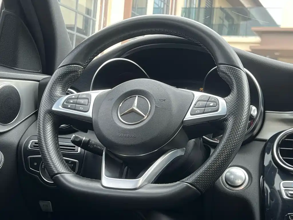 Mercedes-Benz C-Class 2018 — фото 17