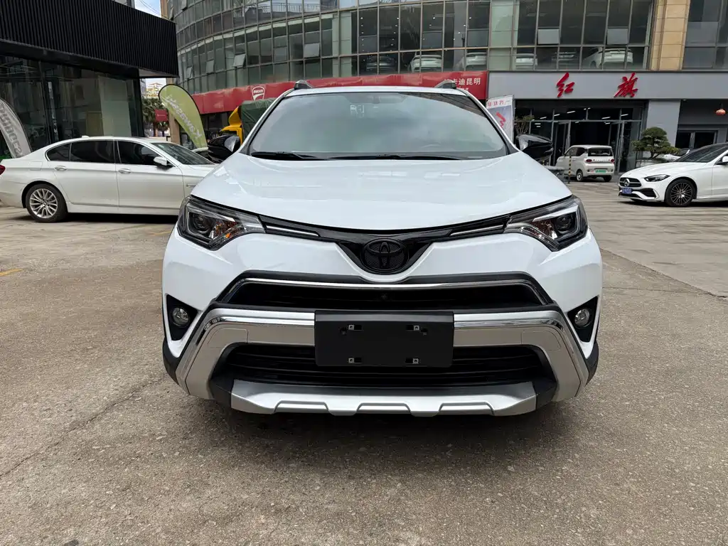 Toyota RAV4 2019 — фото 2