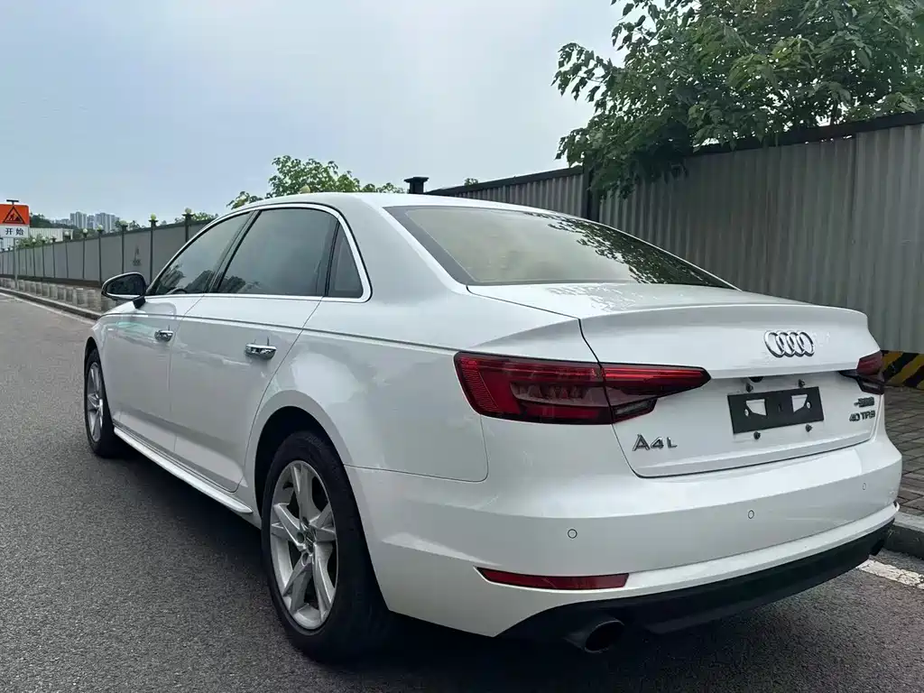 Audi A4L 2017