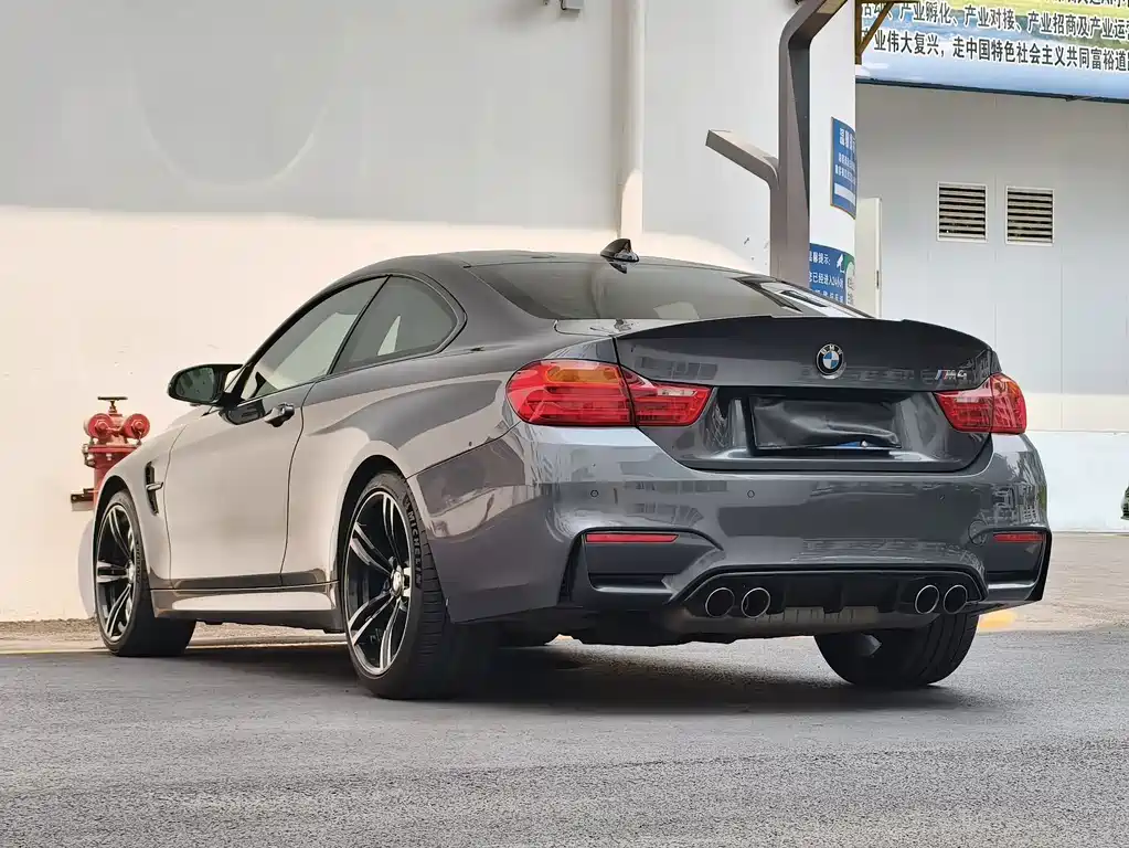 BMW M4 2018 — фото 15