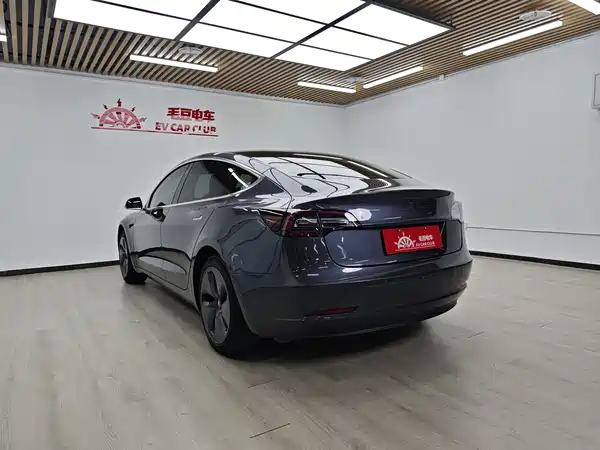 Tesla Model 3 2020