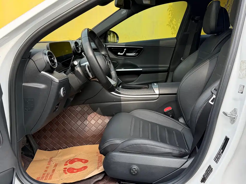 Mercedes-Benz C-Class 2023 — фото 12