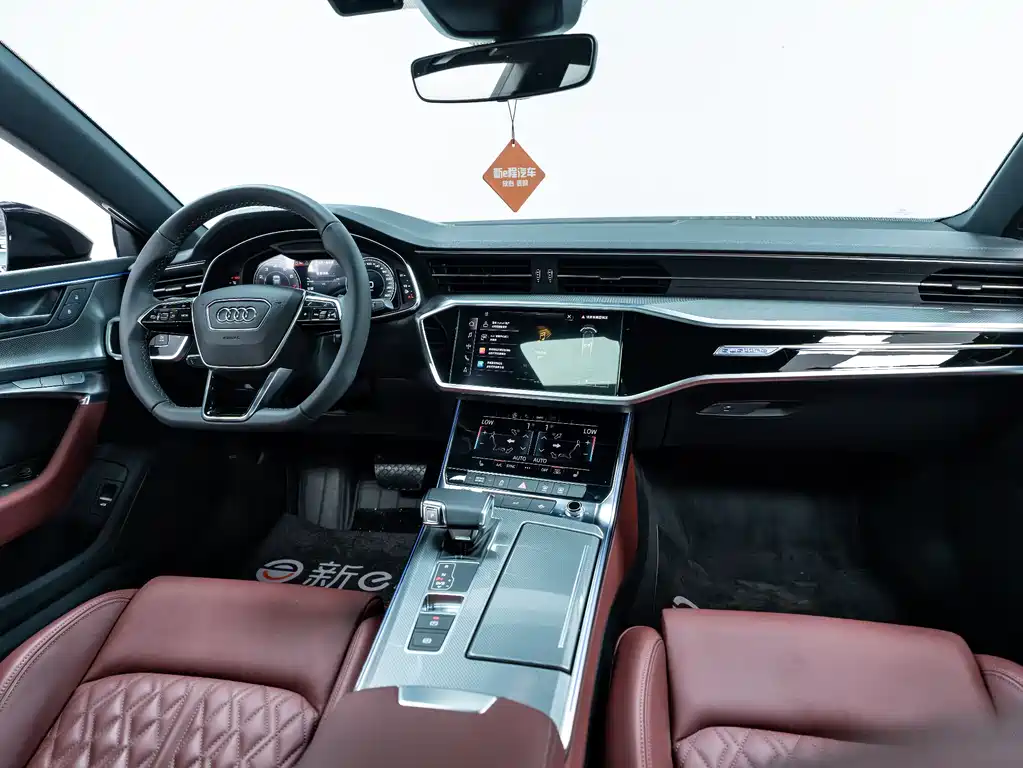 Audi A7L 2024 — фото 11