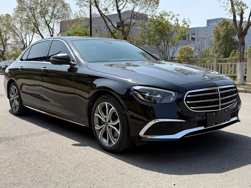 Mercedes-Benz E-Class 2023 — фото 3