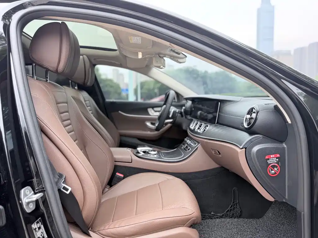 Mercedes-Benz E-Class 2018 — фото 11