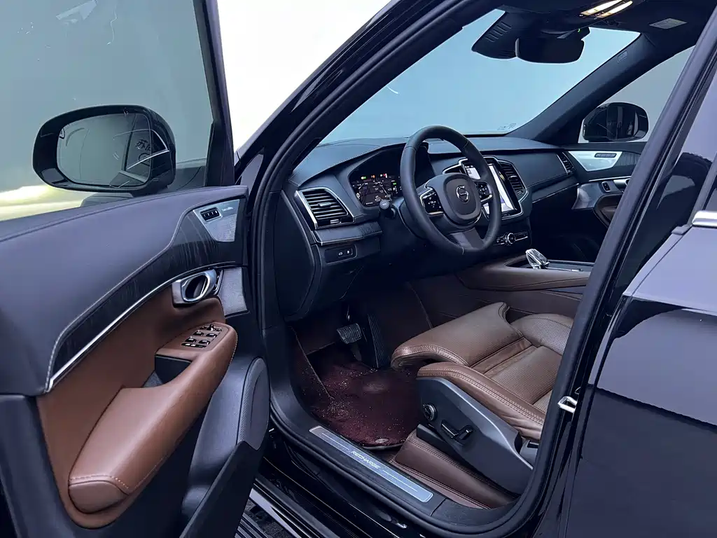 Volvo XC90 Plug-In Hybrid 2024 — фото 16