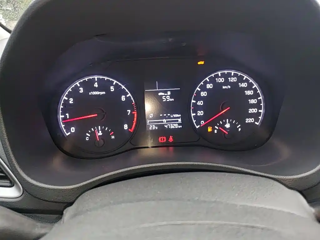 Hyundai Verna 2017 — фото 12