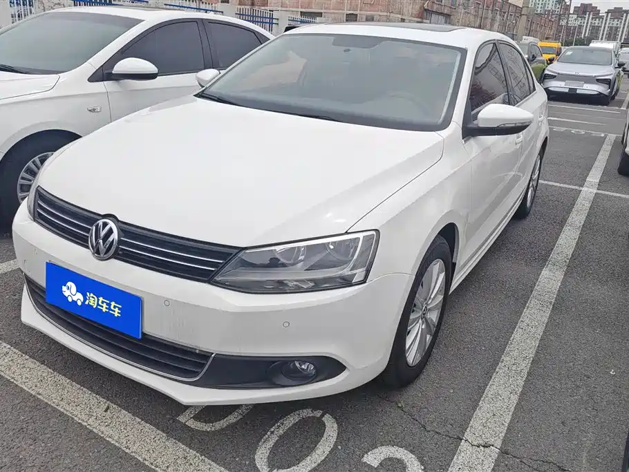 Volkswagen Sagitar 2014